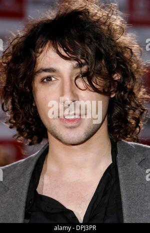 Oct. 12, 2006 - Roundhouse, CAMDEN, LONDON - ALEX ZANE.COMEDIAN & PRESENTER.VODAFONE LIVE MUSIC AWARDS.ROUNDHOUSE, CAMDEN, LONDON.11-Oct-06.DIE19070.CREDIT:  -   K51014(Credit Image: © Globe Photos/ZUMAPRESS.com) Stock Photo