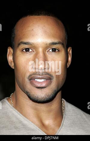 Feb. 20, 2006 - Hollywood, LOS ANGELES, USA - HENRY SIMMONS.ACTOR.LAST HOLIDAY, PREMIERE.CINERAMA DOME, HOLLYWOOD, LOS ANGELES, USA.01-12-2006.LAP63416.K46879.CREDIT BY (Credit Image: © Globe Photos/ZUMAPRESS.com) Stock Photo