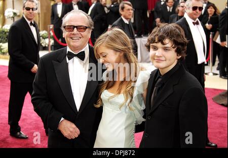 Mar. 28, 2006 - Kodak Theatre, HOLLYWOOD LOS ANGELES, USA - JACK NICHOLSON, LORRAINE NICHOLSON & RAYMOND NICHOLSON.ACTOR & CHILDREN.78TH ACADEMY AWARDS.KODAK THEATRE, HOLLYWOOD LOS ANGELES, USA.LAQ65781.K47133.03-05-2006.(Credit Image: © Globe Photos/ZUMAPRESS.com) Stock Photo