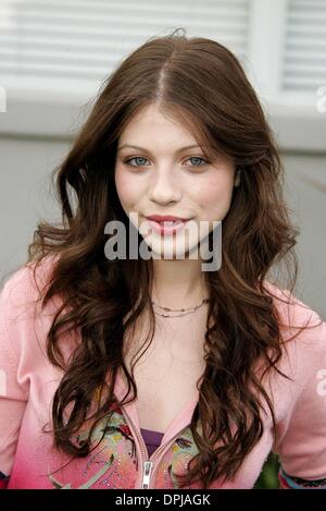 Jan. 18, 2006 - Culver City, LOS ANGELES, USA - MICHELLE TRACHTENBERG.ACTRESS.SONY PLAYSTATION BANDTOGETHER.SMASHBOX STUDIOS, CULVER Culver City, LOS ANGELES, USA.10-Dec-05.LAP62211.K46435.(Credit Image: © Globe Photos/ZUMAPRESS.com) Stock Photo