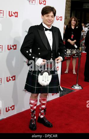 Sept. 22, 2006 - Hollywood, LOS ANGELES, USA - MIKE MYERS.ACTOR.34TH ANNUAL AFI ACHIEVEMENT AWARD, A TRIBUTE TO SEAN CONNERY.KODAK THEATRE, HOLLYWOOD, LOS ANGELES, USA.08-May-06.LAR71836.K51205.CREDIT:(Credit Image: © Globe Photos/ZUMAPRESS.com) Stock Photo