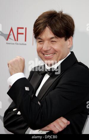 Sept. 22, 2006 - Hollywood, LOS ANGELES, USA - MIKE MYERS.ACTOR.34TH ANNUAL AFI ACHIEVEMENT AWARD, A TRIBUTE TO SEAN CONNERY.KODAK THEATRE, HOLLYWOOD, LOS ANGELES, USA.08-May-06.LAR71846.K51205.CREDIT:(Credit Image: © Globe Photos/ZUMAPRESS.com) Stock Photo