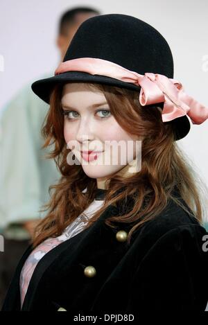 Dec. 5, 2005 - Hollywood, LOS ANGELES, USA - RENEE OLSTEAD.SINGER.CHICKEN LITTLE, WORLD PREMIER.EL CAPITAN, HOLLYWOOD, LOS ANGELES, USA.30-Oct-05.LAO59434.K46147.CREDIT:(Credit Image: © Globe Photos/ZUMAPRESS.com) Stock Photo