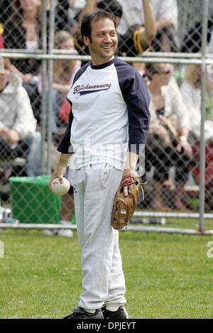 Aug. 8, 2006 - Westwood, LOS ANGELES, USA - ROB SCHNEIDER.ACTOR.BENCHWARMERS, GAME.UCLA, WESTWOOD, LOS ANGELES, USA.04-02-2006.LAR69194.K49255.(Credit Image: © Globe Photos/ZUMAPRESS.com) Stock Photo