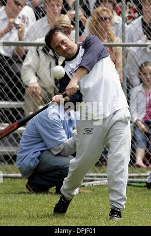 Aug. 8, 2006 - Westwood, LOS ANGELES, USA - ROB SCHNEIDER.ACTOR.BENCHWARMERS, GAME.UCLA, WESTWOOD, LOS ANGELES, USA.04-02-2006.LAR69168.K49255.(Credit Image: © Globe Photos/ZUMAPRESS.com) Stock Photo