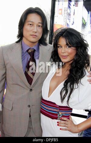 Sept. 15, 2006 - Universal Studios, LOS ANGELES, USA - SUNG KANG & NATHALIE KELLEY.ACTORS.THE FAST AND THE FURIOUS: TOKYO DRIFT.Universal StudiosWALK, UNIVERSAL STUDIOS, LOS ANGELES, USA.06-04-2006.LAR71603.K49928.(Credit Image: © Globe Photos/ZUMAPRESS.com) Stock Photo