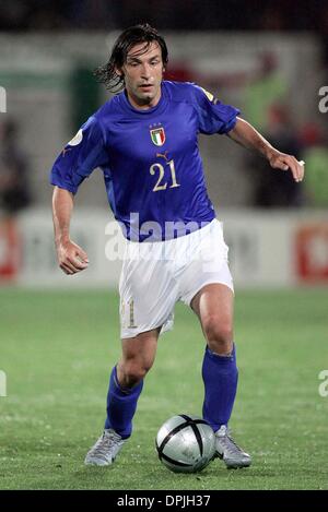 ANDREA PIRLO.ITALY & AC MILAN.ITALY V BULGARIA EURO 2004.D. AFONSO HENRIQUES STADIUM, GUIMARAES, PORTUGAL.22/06/2004.DIG24986.K47872.WORLD CUP PREVIEW 2006 Stock Photo