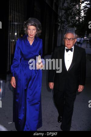 Nov. 8, 2006 - L8676WW.MIRABELLA'S 5TH ANNIVERSARY.HENRY KISSINGER AND WIFE NANCY KISSINGER. WALTER WEISSMAN-   1994.NANCYKISSINGERRETRO(Credit Image: © Globe Photos/ZUMAPRESS.com) Stock Photo