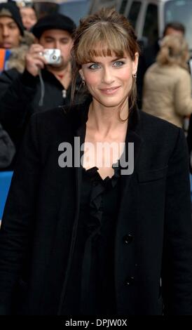 Feb. 24, 2006 - New York, NEW YORK - AMANDA PEET ARRIVES FOR HER APPEARANCE ON LETTERMAN IN NEW YORK New York ON FEBRUARY 23, 2006... ANDREA RENAULT    K46923AR(Credit Image: © Globe Photos/ZUMAPRESS.com) Stock Photo