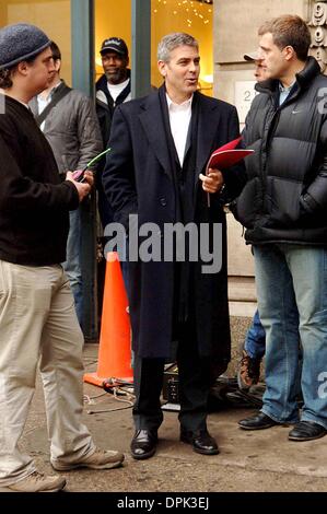 Mar. 10, 2006 - New York, NEW YORK - K47514AR.George Clooney filming on the set of the film called ''Michael Clayton'', in Tribeca, New York City..03-09-2006 . Andrea Renault /    2006(Credit Image: © Globe Photos/ZUMAPRESS.com) Stock Photo