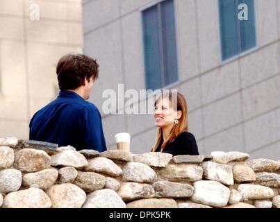 Nov. 27, 2006 - New York, new york - Hilary Swank   (  &  Harry  Connick Jr.)  films  P.S.I  LOVE YOU   in Manhattan   and  laughs  with  mystery  man  while her body  guard  looks out  on  November 27, 2006... Andrea Renault  /    K50855R(Credit Image: © Globe Photos/ZUMAPRESS.com) Stock Photo