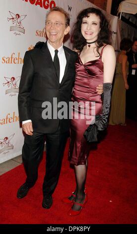 Nov. 15, 2006 - New York, new york - K50749AR.CHICAGO  celebrates  its  10  years  on  Broadway  with  a gala benefit performance  for SafeHorizons..(after party) .Ambassador Theater, New York City..11-14-2006. Andrea Renault /    2006.(Credit Image: © Globe Photos/ZUMAPRESS.com) Stock Photo