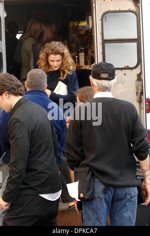 Nov. 27, 2006 - New York, new york - K50853AR.Keri  Russell  gets  her  own tea  on the set  of THE GIRL IN THE  PARK filming in New York City 11-27-2006. Andrea Rrenault-   2006(Credit Image: © Globe Photos/ZUMAPRESS.com) Stock Photo