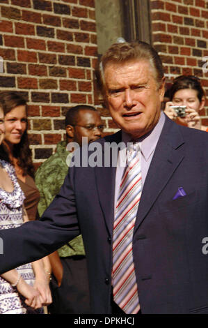 July 19, 2006 - New York, New York, USA - K49034AR.CELEBRITIES AT A TAPING OF ''THE LATE SHOW WITH DAVID LETTERMAN'' ED SULLIVAN THEATRE NEW YORK New York 07-18-2006. ANDREA RENAULT-   REGIS PHILBIN(Credit Image: © Globe Photos/ZUMAPRESS.com) Stock Photo