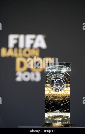 Zurich, Switzerland. 13th Jan, 2014. FIFA Women's World Player of the Year trophy Football / Soccer : General view, FIFA Ballon d'Or 2013 Gala at Kongresshaus in Zurich, Switzerland . Credit:  Maurizio Borsari/AFLO/Alamy Live News Stock Photo