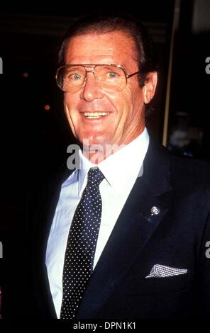 Mar. 24, 2006 - ROGER MOORE. LISA ROSE -    1991.ROGERMOORERETRO(Credit Image: © Globe Photos/ZUMAPRESS.com) Stock Photo