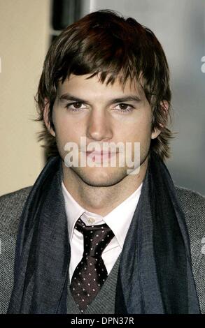 Oct. 11, 2006 - London, United Kingdom - K50187.ASHTON KUTCHER.''The Guardian'' Photocall-H.M.S.President, London, United Kingdom.. Mark Chilton /  .com /    2006.Â©Mark Chilton/ .com/   11/10/2006 (Credit Image: © Globe Photos/ZUMAPRESS.com) Stock Photo