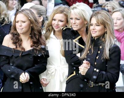 Kimberley Walsh; Nadine Coyle; Sarah Harding; Nicola Roberts; Cheryl