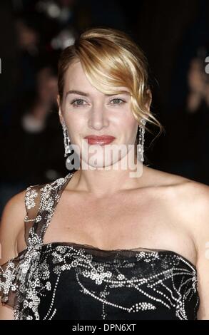 Oct. 25, 2006 - London, Greater London, United Kingdom - K50425.'Little Children' Premiere-Arrivals-The Times BFI 50th London Film Festival Screening, Odeon West End, Leicester Square, London, United Kingdom   10-25-2006. MARK CHILTON- -   KATE WINSLET(Credit Image: © Globe Photos/ZUMAPRESS.com) Stock Photo