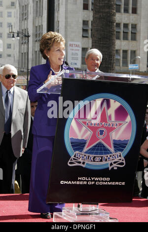 Feb. 14, 2006 - Hollywood, CALIFORNIA, USA - JUDGE JUDY SHEINDLIN RECEIVES THE 2304TH STAR ON THE HOLLYWOOD WALK OF FAME -.HOLLYWOOD, CALIFORNIA - .02-14-2006 -. NINA PROMMER/   2006.K46393NP.(Credit Image: © Globe Photos/ZUMAPRESS.com) Stock Photo