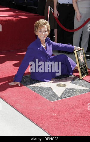 Feb. 14, 2006 - Hollywood, CALIFORNIA, USA - JUDGE JUDY SHEINDLIN RECEIVES THE 2304TH STAR ON THE HOLLYWOOD WALK OF FAME -.HOLLYWOOD, CALIFORNIA - .02-14-2006 -. NINA PROMMER/   2006.K46393NP.(Credit Image: © Globe Photos/ZUMAPRESS.com) Stock Photo