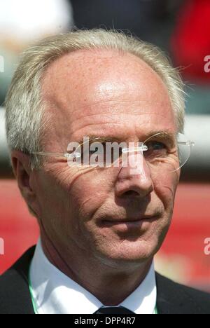 June 12, 2006 - World Cup, FRANKFURT, GERMANY - K48280.ENGLAND VS. PARAGUAY.FRANKFURT, GERMANY 06-10-2006. RICHARD SELLERS- -   2006.SVEN GORAN ERIKSSON.ENGLAND HEAD COACH.(Credit Image: © Globe Photos/ZUMAPRESS.com) Stock Photo