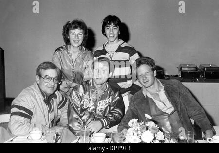 Aug. 22, 2006 - MARION ROSS WITH SCOTT BAIO , TOM BOSLEY , RON HOWARD AND DONNY MOST AT A PARTY FOR THE CASTS OF ''LAVERNE AND SHIRLEY'' AND ''HAPPY DAYS'' AT THE PARAMOUNT COMMISSARY 12-1978. SMP-(Credit Image: © Globe Photos/ZUMAPRESS.com) Stock Photo