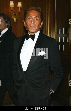 Nov. 16, 2006 - New York, NY, UNITED STATES OF AMERICA - Valentino arrives at the Queen Sofia Spanish Institute 2006 Gold Medal Gala at the Pierre Hotel in New York on November 15, 2006. .. LCV/   K50768LCV(Credit Image: © Globe Photos/ZUMAPRESS.com) Stock Photo