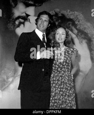 Apr. 27, 2006 - CHEVY CHASE WITH HIS WIFE JACQUELINE CARLIN CHASE.# 2353.SUPPLIED BY (Credit Image: © Globe Photos/ZUMAPRESS.com) Stock Photo