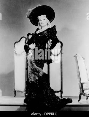 July 17, 2006 - MAE WEST.SUPPLIED BY (Credit Image: © Globe Photos/ZUMAPRESS.com) Stock Photo