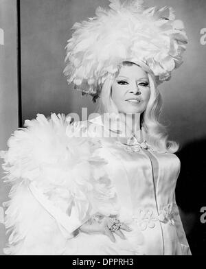 July 17, 2006 - MAE WEST.SUPPLIED BY (Credit Image: © Globe Photos/ZUMAPRESS.com) Stock Photo