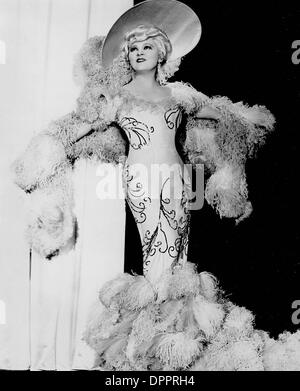 July 17, 2006 - MAE WEST.(Credit Image: © Globe Photos/ZUMAPRESS.com) Stock Photo