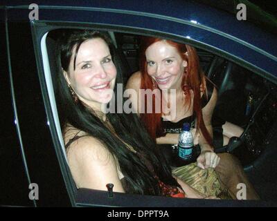 Oct. 22, 2006 - K50400NC.PHOEBE PRICE ARRIVING AT.THE BEVERLY HILLS MUTT DOG SHOW.BEVERLY HILLS MUTT CLUB, BEVERLY HILLS, CALIFORNIA 10-22-2006. NOEL-   2006(Credit Image: © Globe Photos/ZUMAPRESS.com) Stock Photo