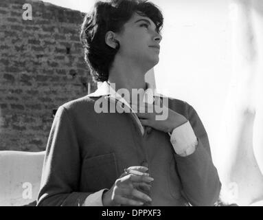 Aug. 10, 2006 - .SUZANNE PLESHETTE .   PHOTOS(Credit Image: © Globe Photos/ZUMAPRESS.com) Stock Photo