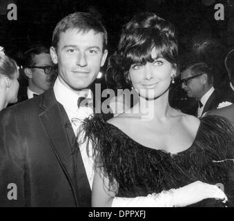 Aug. 10, 2006 - .SUZANNE PLESHETTE (Credit Image: © Globe Photos/ZUMAPRESS.com) Stock Photo