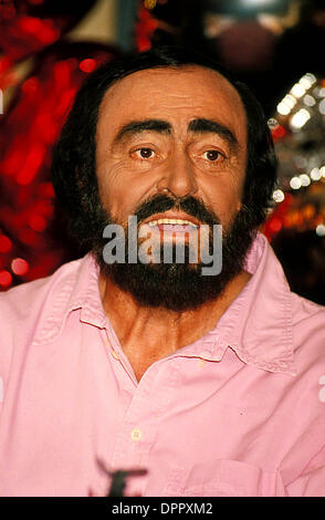 Aug. 17, 2006 - Luciano Pavarotti . UPPA -   -    1999.LUCIANOPAVAROTTIRETRO(Credit Image: © Globe Photos/ZUMAPRESS.com) Stock Photo