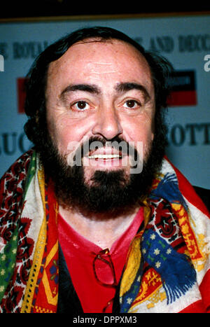 Aug. 17, 2006 - Luciano Pavarotti . UPPA -   -    1992.LUCIANOPAVAROTTIRETRO(Credit Image: © Globe Photos/ZUMAPRESS.com) Stock Photo