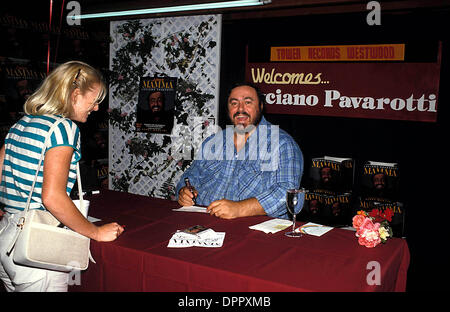 Aug. 17, 2006 - Luciano Pavarotti. Karnbad - Michelson -    LUCIANOPAVAROTTIRETRO(Credit Image: © Globe Photos/ZUMAPRESS.com) Stock Photo