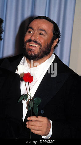 Aug. 17, 2006 - Luciano Pavarotti. Paschal -    LUCIANOPAVAROTTIRETRO(Credit Image: © Globe Photos/ZUMAPRESS.com) Stock Photo