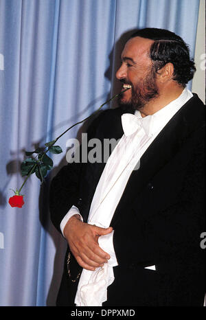 Aug. 17, 2006 - Luciano Pavarotti. Paschal -    LUCIANOPAVAROTTIRETRO(Credit Image: © Globe Photos/ZUMAPRESS.com) Stock Photo