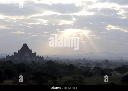 Bagan, Myanmar. 15th Jan, 2014. Temples are seen at the ancient city of Bagan in Mandalay region, Myanmar, Jan. 15, 2014. Bagan, which stood as an ancient capital from 11th to 13th centuries and Buddhist center with about 10,000 pagodas and religious structures spreading more than 80 square-kilometers, now remains with over 2,000 ruins. Credit:  U Aung/Xinhua/Alamy Live News Stock Photo