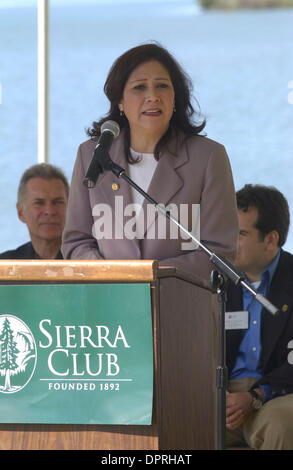 Dec 18, 2008 - Irwindale, California, USA - Barack Obama has selected Los Angeles congresswoman HILDA SOLIS to run his Labor Department, a labor source confirmed today. Elected to Congress in 2000, she previously served two years in the California Assembly and six in the State Senate, where she was the first female Hispanic state senator. PICTURED: Feb 12, 2005 - Irwindale, Califor Stock Photo