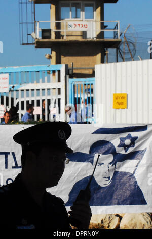 Dec 03, 2008 - Ashkelon, Israel - Demonstrators gather outside Shikma Prison in south Israel as Palestinian mothers arrive to visit their sons. The protest was against the 'unjust conditions' of kidnapped IDF soldier Gilad Shalit who is being held in captivity by Hamas in Gaza. (Credit Image: © Rafael Ben-Ari/Chameleons Eye/ZUMA Press) Stock Photo