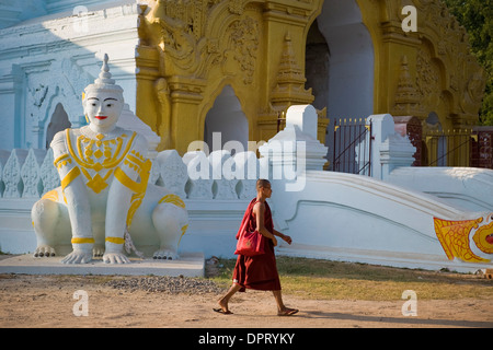 Myanmar, Amarapura, local paya Stock Photo