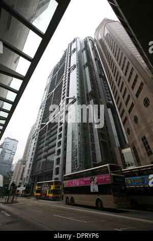 Mar 02, 2009 - Hong Kong, China - The headquarters of HSBC Holdings PLC in Hong Kong Monday. HSBC, Europe's biggest bank, reported a 70 percent slump in annual net profits as bad debts surged to almost 25 billion dollars (20 billion euros), causing it to launch a record British rights issue. The British banking group said it planned to raise 12.5 billion pounds (17.8 billion dollar Stock Photo