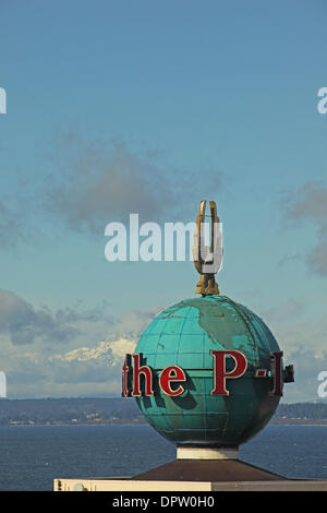 Mar 17, 2009 - Seattle, Washington, USA - The Seattle Post-Intelligencer globe icon sitting on top of the newspaper's headquarters building, which printed its last print edition.  Hearst Corp., which owns the 146-year-old P-I, said Monday that it failed to find a buyer for the newspaper, which it put up for a 60-day sale in January after years of losing money. The P-I's roots date  Stock Photo