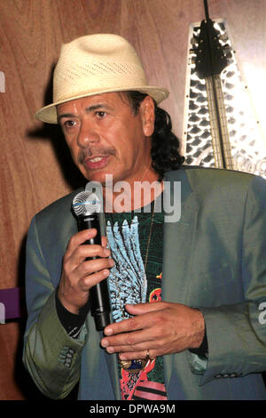 K61553EG.Carlos Santana holds a press conference to announce a two year deal with the Hard Rock Hotel and Casino Las Vegas NV 04-14-2009.Photo by Ed Geller-Globe Photos.CARLOS SANTANA (Credit Image: © Ed Geller/Globe Photos/ZUMAPRESS.com) Stock Photo