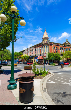 The historic Davidson Building at the intersection of Pearl Street and West 4th, Ellensburg, Washington , USA Stock Photo