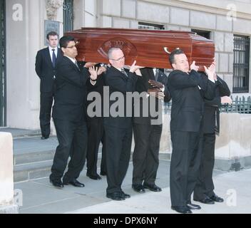 Mar 21, 2009 - New York, New York, USA -  The casket containing the body of actress NATASHA RICHARDSON leaves the American Irish Historical Society heading for Millbrook, NY where she will be buried on Sunday. (Credit Image: Â© Nancy Kaszerman/ZUMA Press) Stock Photo