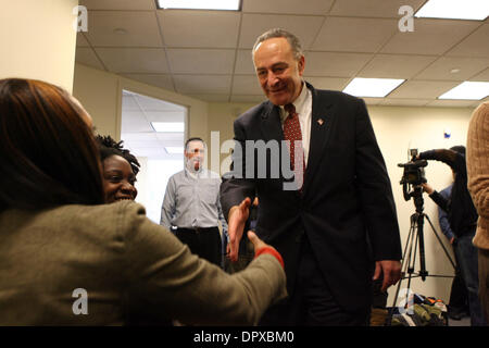 Jan 16, 2009 - Manhattan, New York, USA - Senator CHARLES SCHUMER received this morning New Yorkers that won the presidential inauguration ticket lottery. (Credit Image: © Mariela Lombard/ZUMA Press) RESTRICTIONS: * New York City Newspapers Rights OUT * Stock Photo